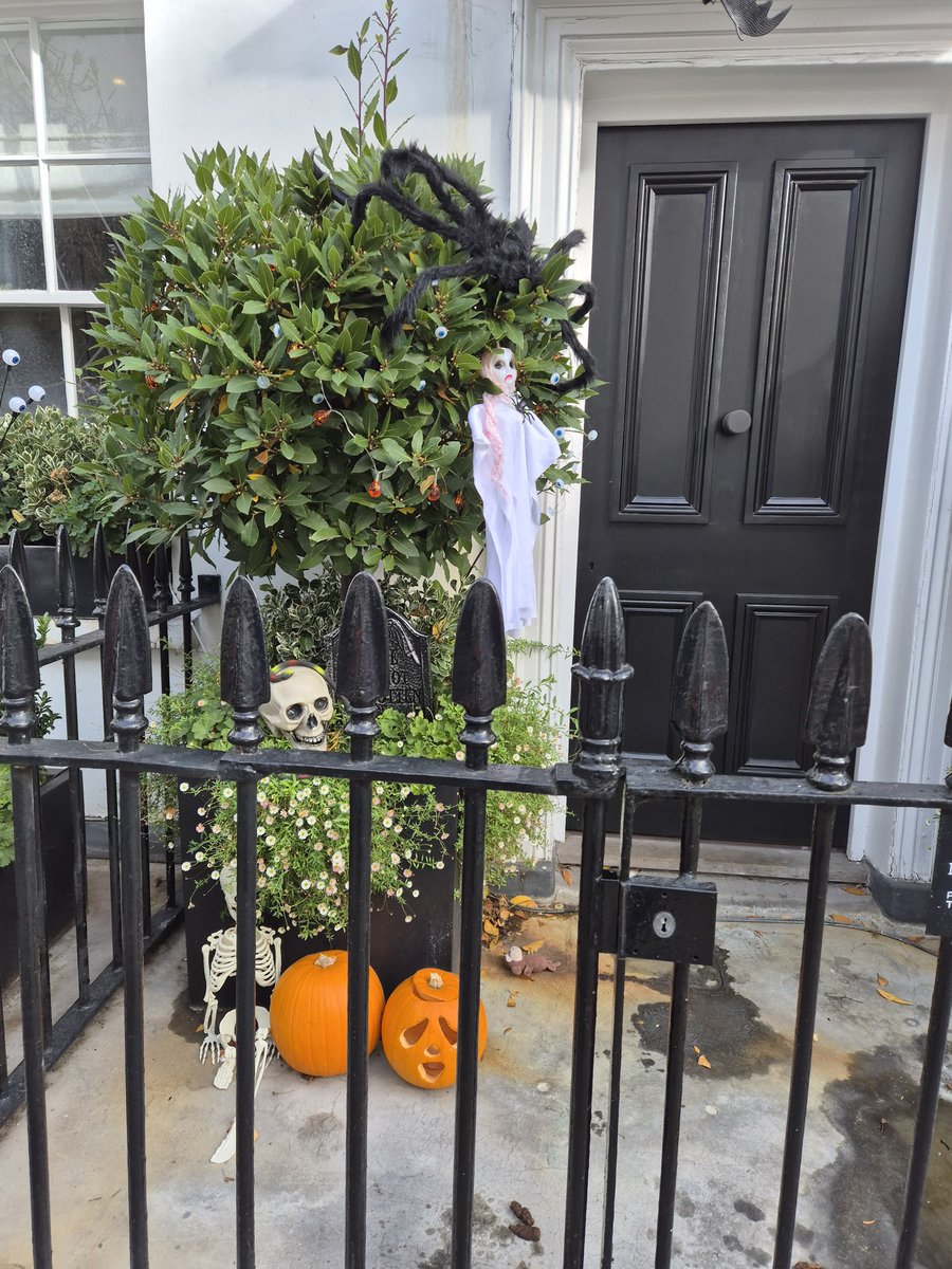 Evassential's tweet photo. October’s fading moon is calling—Halloween is almost here. Next week, the city comes alive as clubs, hotels, and hidden haunts turn into portals for every kind of thrill. Are you ready to trick… or be treated by the night?" 🎃✨ https://t.co/2dwsJDVkXn
