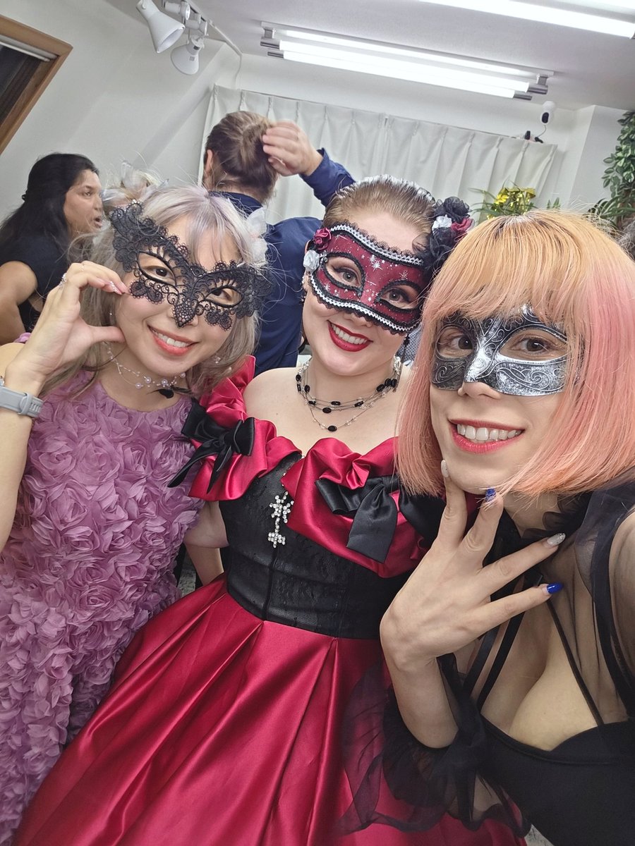 hawkeyewr's tweet photo. 昨日の友達誕生日パーティ！💓💓 https://t.co/1FR3Xqfnv0