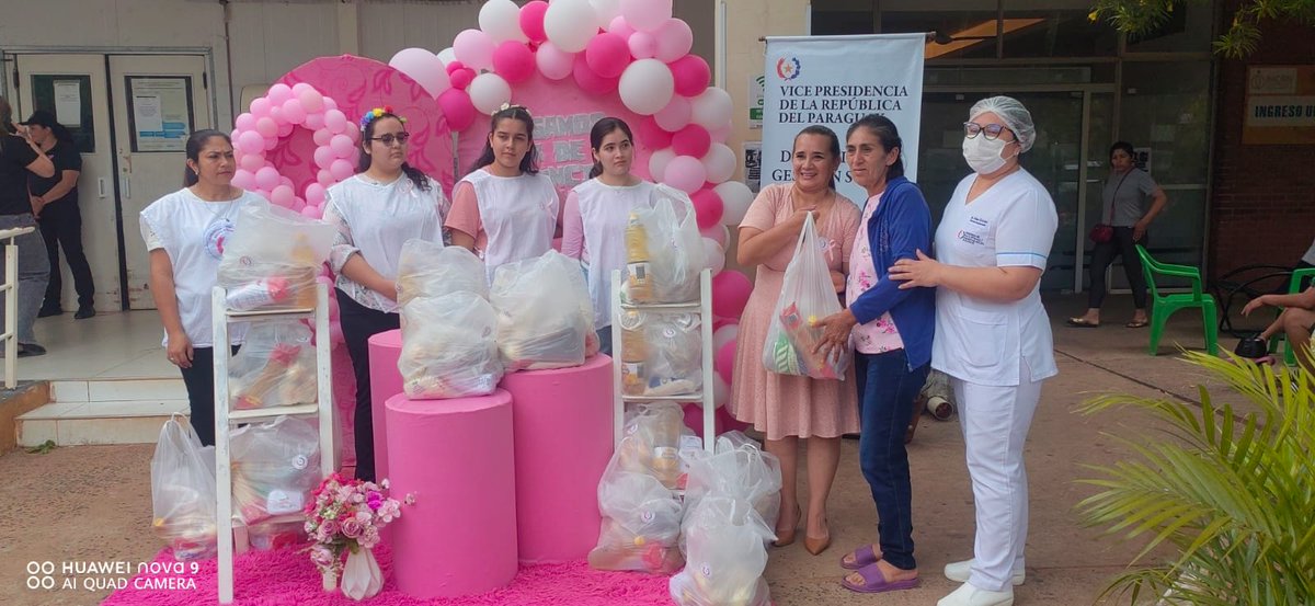 La  Vicepresidencia de la República, a través de la Dirección de Gestión Social y su directora, Celia Fernández, hizo entrega de kits de alimentos a los familiares de pacientes del Hospital INCAN.

Esta actividad se realiza en el marco de la campaña "Octubre Rosa" cómo un