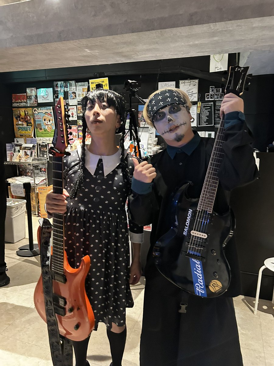 mqsqhiro's tweet photo. 尼崎Scope LIVE AQUALIUM
ありがとうございました！
はじめましてのバンドやお客さんばかりの中みんなの熱量が飛んできてめちゃくちゃ楽しかった！！！
1年ぶりのライブが楽しすぎて次回は1年も待たず動こうと思います🙆‍♀️
新曲なんかも出せたらいいなぁーなんて

写真は主催のウェンズデーと https://t.co/zOHy3HHavt