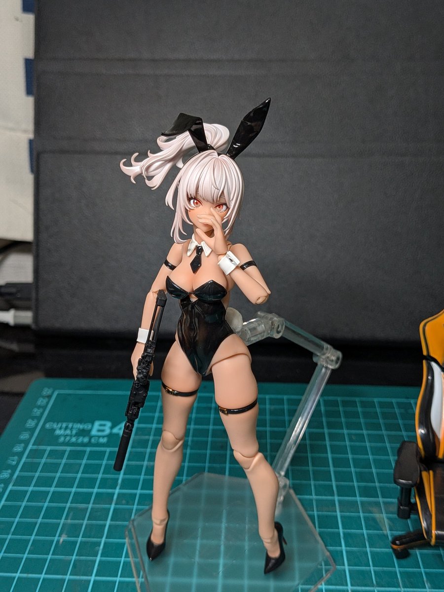 RedZoneFukuyama's tweet image. やっぱりバニーフィギュアに武器持たせたら萌えちゃうよね🫣
って言う事で追加でリトルアーモリーのMP7を塗装して持たせてみたけど良い感じです😊

#SnailShell  #アイリン #リトルアーモリーを装備