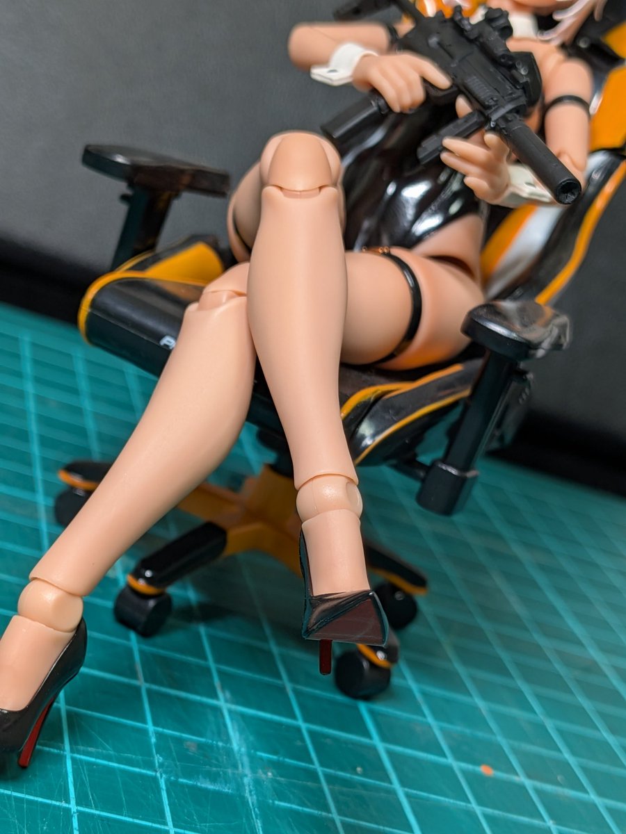 RedZoneFukuyama's tweet image. やっぱりバニーフィギュアに武器持たせたら萌えちゃうよね🫣
って言う事で追加でリトルアーモリーのMP7を塗装して持たせてみたけど良い感じです😊

#SnailShell  #アイリン #リトルアーモリーを装備