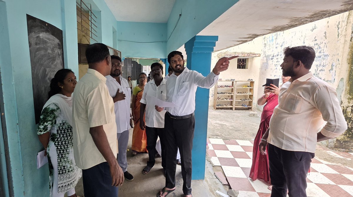 aloor_ShaNavas's tweet image. நாகப்பட்டினம் தொகுதி திட்டச்சேரி அரசு மேல்நிலைப் பள்ளியில் நடைபெற்று வரும் புதிய வகுப்பறைகள் கட்டடப் பணியை பார்வையிட்டு ஆய்வு செய்தோம்.
#AloorShanavas #NagapattinamMLA
#VCK #Nagapattinam #நாகப்பட்டினம்