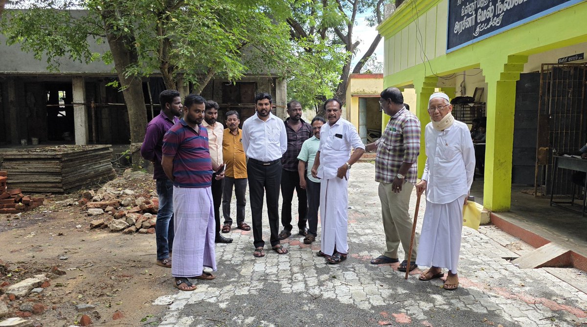 aloor_ShaNavas's tweet image. நாகப்பட்டினம் தொகுதி திட்டச்சேரி அரசு மேல்நிலைப் பள்ளியில் நடைபெற்று வரும் புதிய வகுப்பறைகள் கட்டடப் பணியை பார்வையிட்டு ஆய்வு செய்தோம்.
#AloorShanavas #NagapattinamMLA
#VCK #Nagapattinam #நாகப்பட்டினம்
