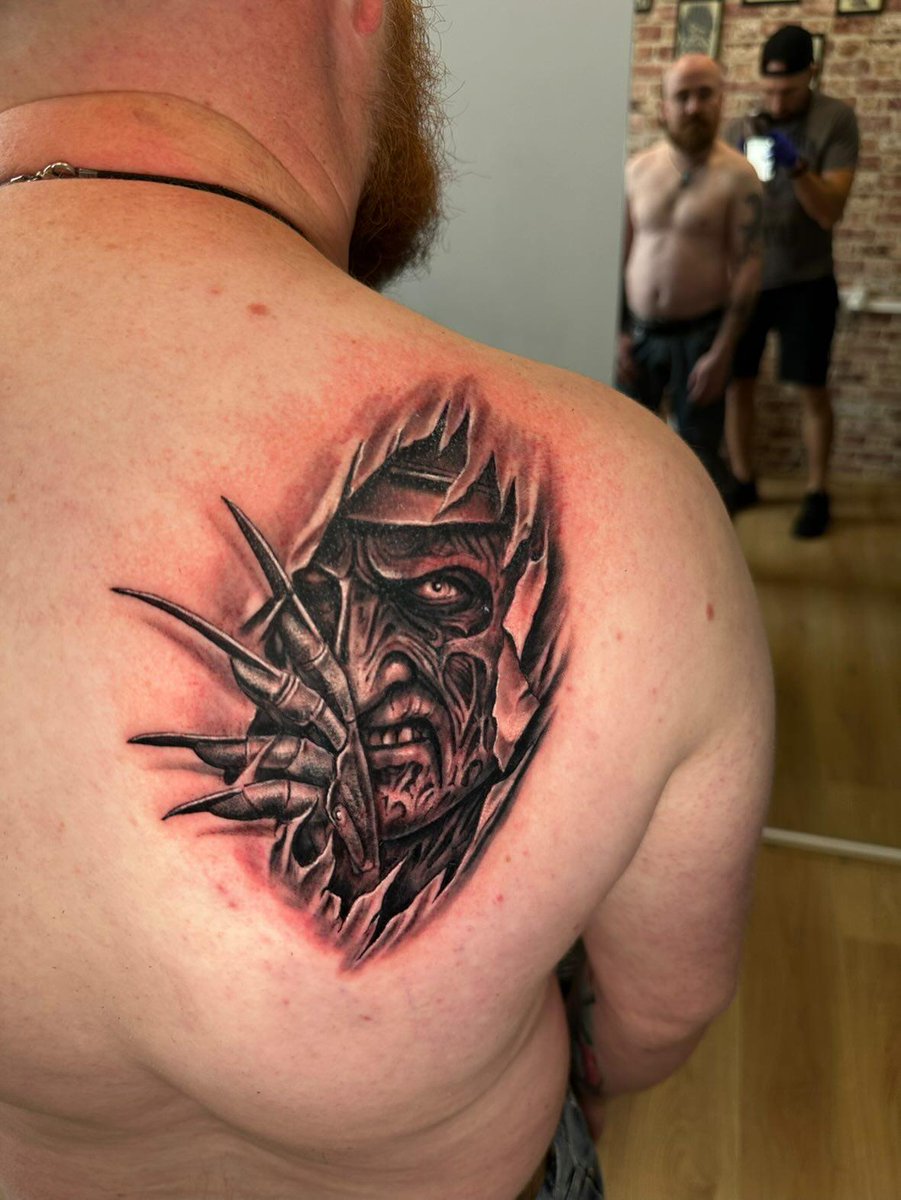 Jonathonro28000's tweet photo. My new freddy krueger tattoo https://t.co/SNlKaG36RI