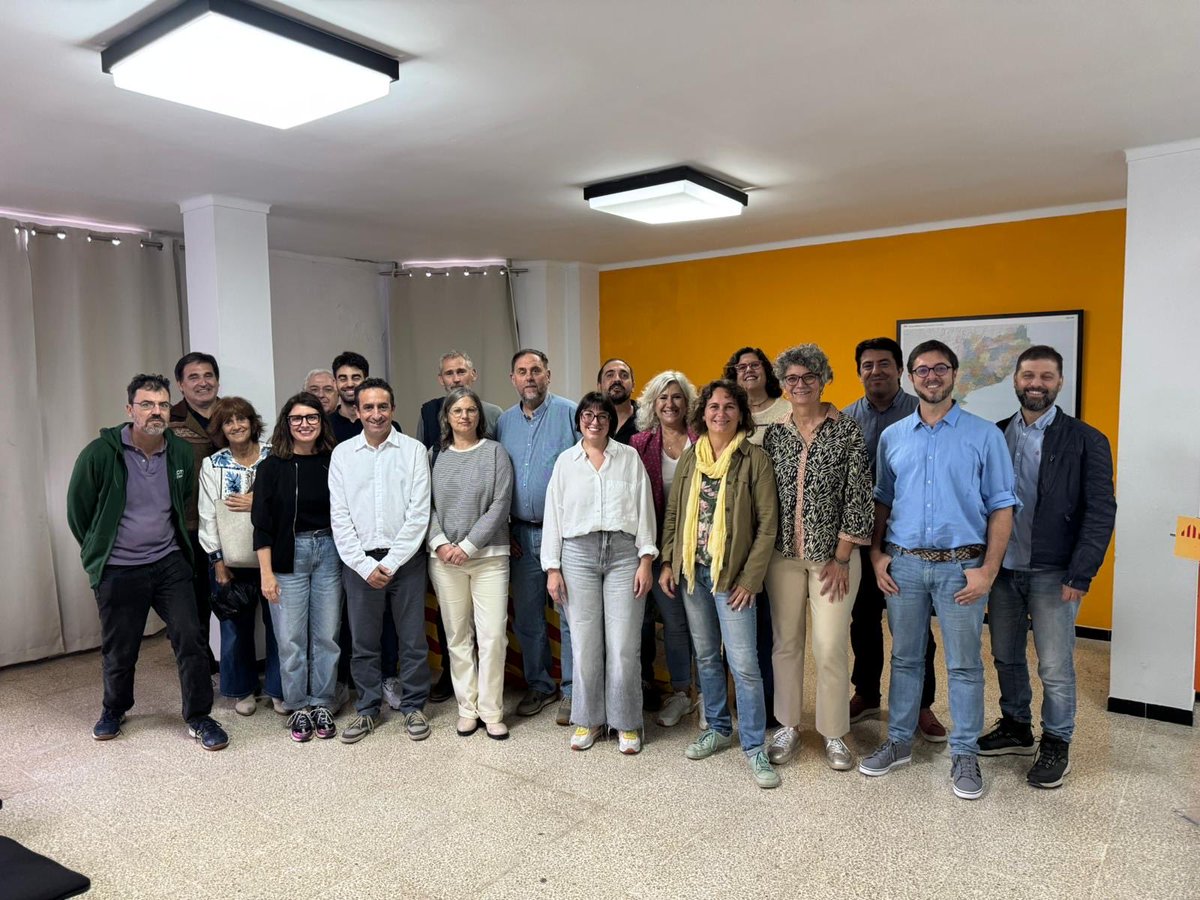 PauVilassar's tweet image. Un nou impuls a Esquerra Republicana de les Illes. Redoblem l'aposta per un sobiranisme desacomplexat, ampli, arrelat, d'esquerres i amb visió de Nació sencera i lliure. Endavant @CarmeGomila @MASureda @maiteponspons i tots els republicans illencs. I gràcies infinites @MateuXuri