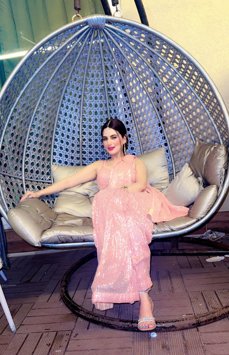 AnusmritiSarkar's tweet image. Diwali vibe 💓🧿✨

#HappyDiwali