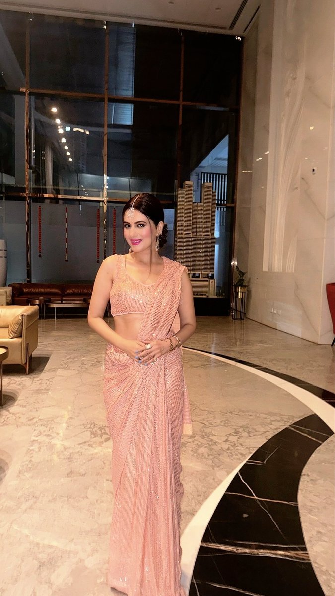 AnusmritiSarkar's tweet image. Diwali vibe 💓🧿✨

#HappyDiwali