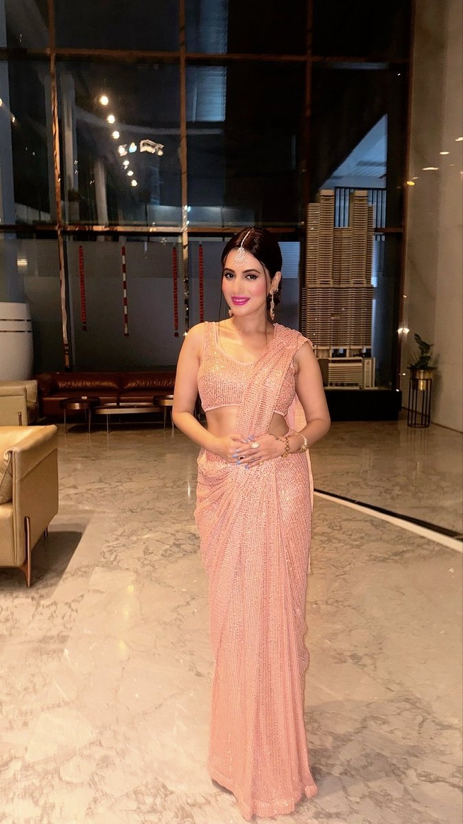 AnusmritiSarkar's tweet image. Diwali vibe 💓🧿✨

#HappyDiwali