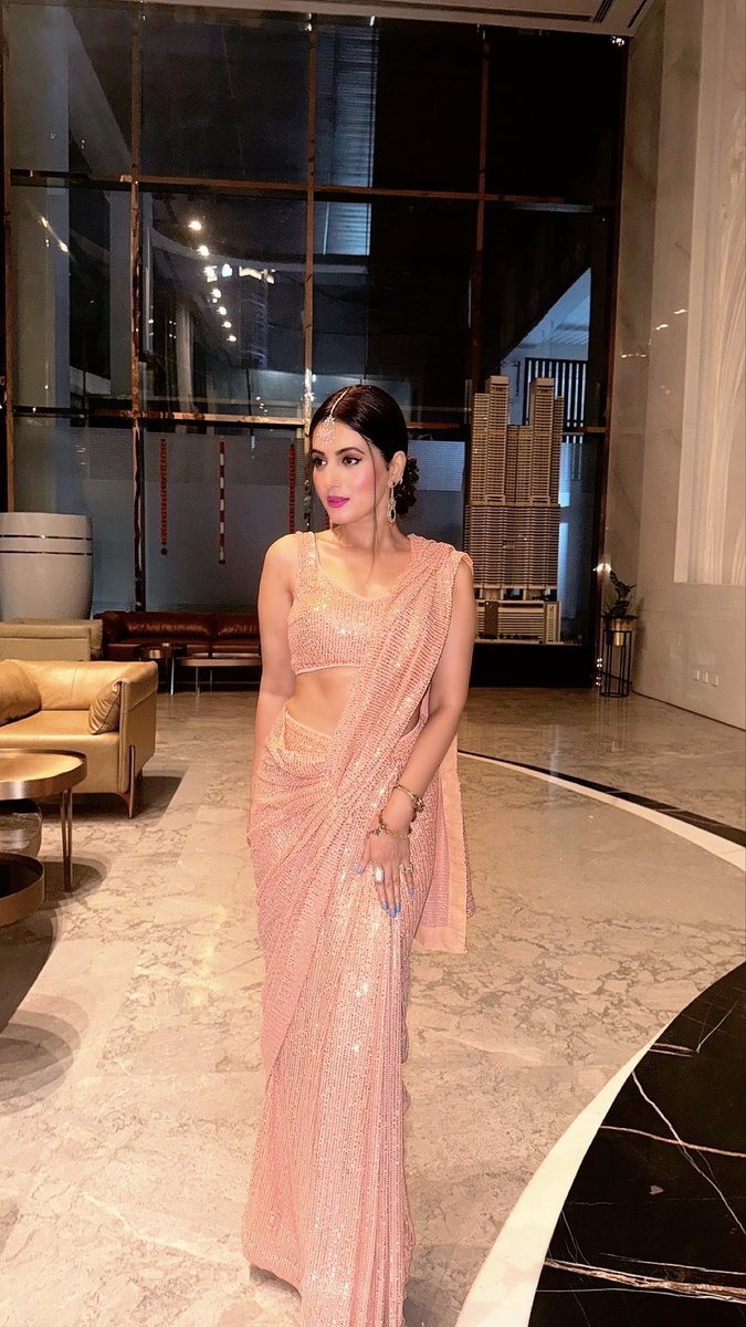 AnusmritiSarkar's tweet image. Diwali vibe 💓🧿✨

#HappyDiwali
