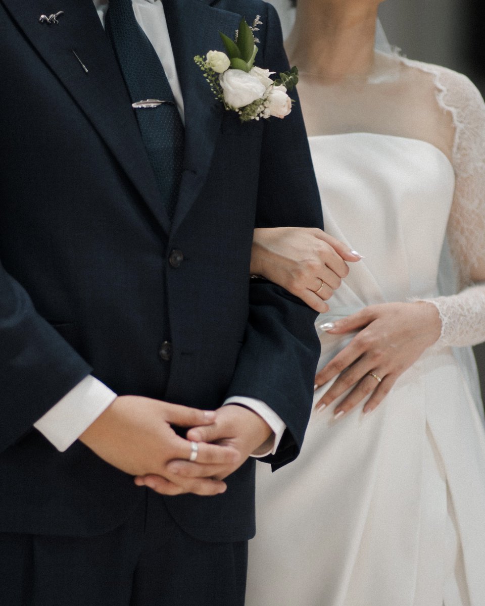 nna's tweet photo. RIILLLLL. faceless wedding pic aku jg malah lbh bagus drpd foto muka 😭 https://t.co/sx4xkD4ix4