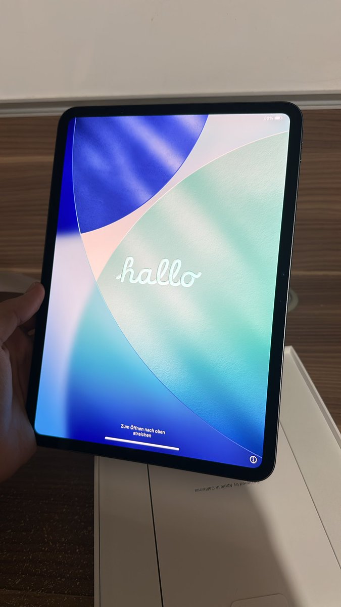 erennns054's tweet photo. Öğrenci indirimi kapsamında sipariş ettiğim iPad Pro M4 cihazımın iptal edilip üzerine bir kuruş fark ödemeden M5’li modelinin ön satış tarihinden 1 gün sonra evime gelmesi… Ne kadar büyüksün bilmiyorum ama çok büyüksün Apple🫡 

#apple 
#ipad
 @Apple https://t.co/pVBgqJaYJu