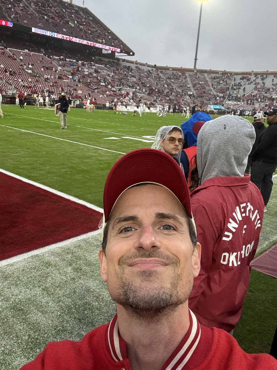 youngfollowill's tweet photo. We came. We saw. We lost. But we had fun! Thanks for the hospitality as always. Boomer Sooner forever. See you in Tuscaloosa. https://t.co/faDIarzaTB