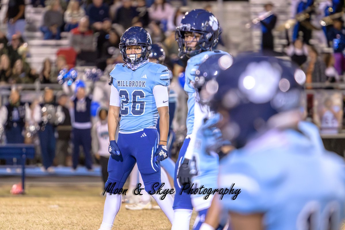 MoonSkyePhoto's tweet photo. Senior night (10/24) as the Millbrook Football team plays Wakefield

@MBrookFootball

https://t.co/zy0wDfNkV4

https://t.co/we4kl8zh91 https://t.co/WKUCY8uXQn