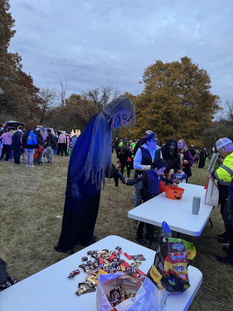 🎃👻🍫Beaver Brook Farm trunk or treat! Thank you for having us! #dracutpd #beaverbrookfarm #trunkortreat