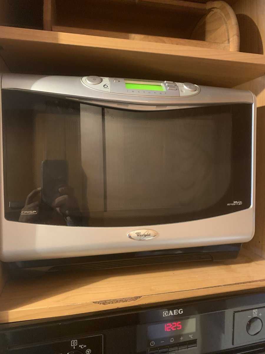 Whiskey_Room_'s tweet photo. Oggi dopo 10 anni di servizio il mio micro whirlpool jt 359 ha smesso di funzionare🥹 (sciolto il perno che faceva girare il piatto) era stato acquisto per 90 euro usato nell agosto 2015,oggi stesso è stato sostituito con jt chef 366 sempre usato acquistato per 100 euro https://t.co/BEi9qAbNUo