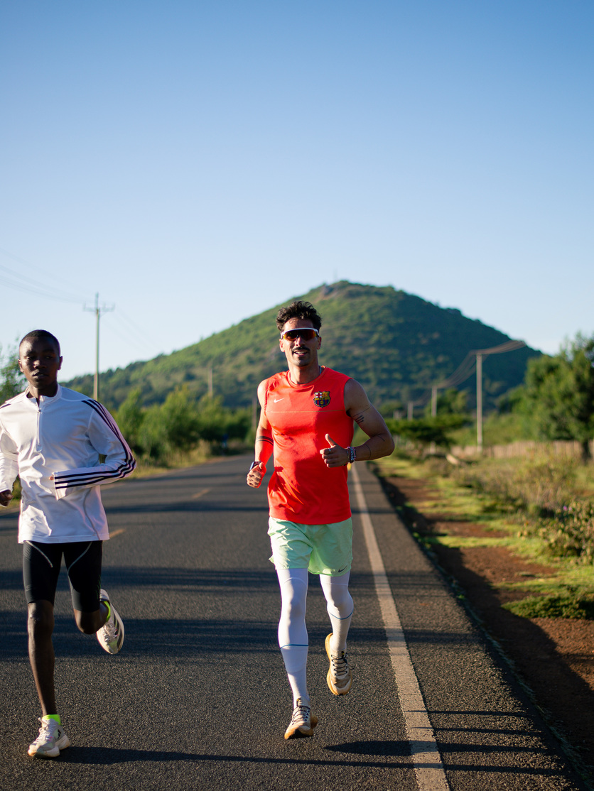 KenyaCamp_iten's tweet image. Ever heard of Moiben Road, Kenya?
It’s a 21–26 km ribbon of tarmac between Iten &amp;amp; Eldoret — the unofficial tempo-run HQ of the world’s fastest marathoners.
kenya-camp.com/post/moiben-ro…

#MoibenRoad #ItenKenya #Running #MarathonTraining #KenyanRunning