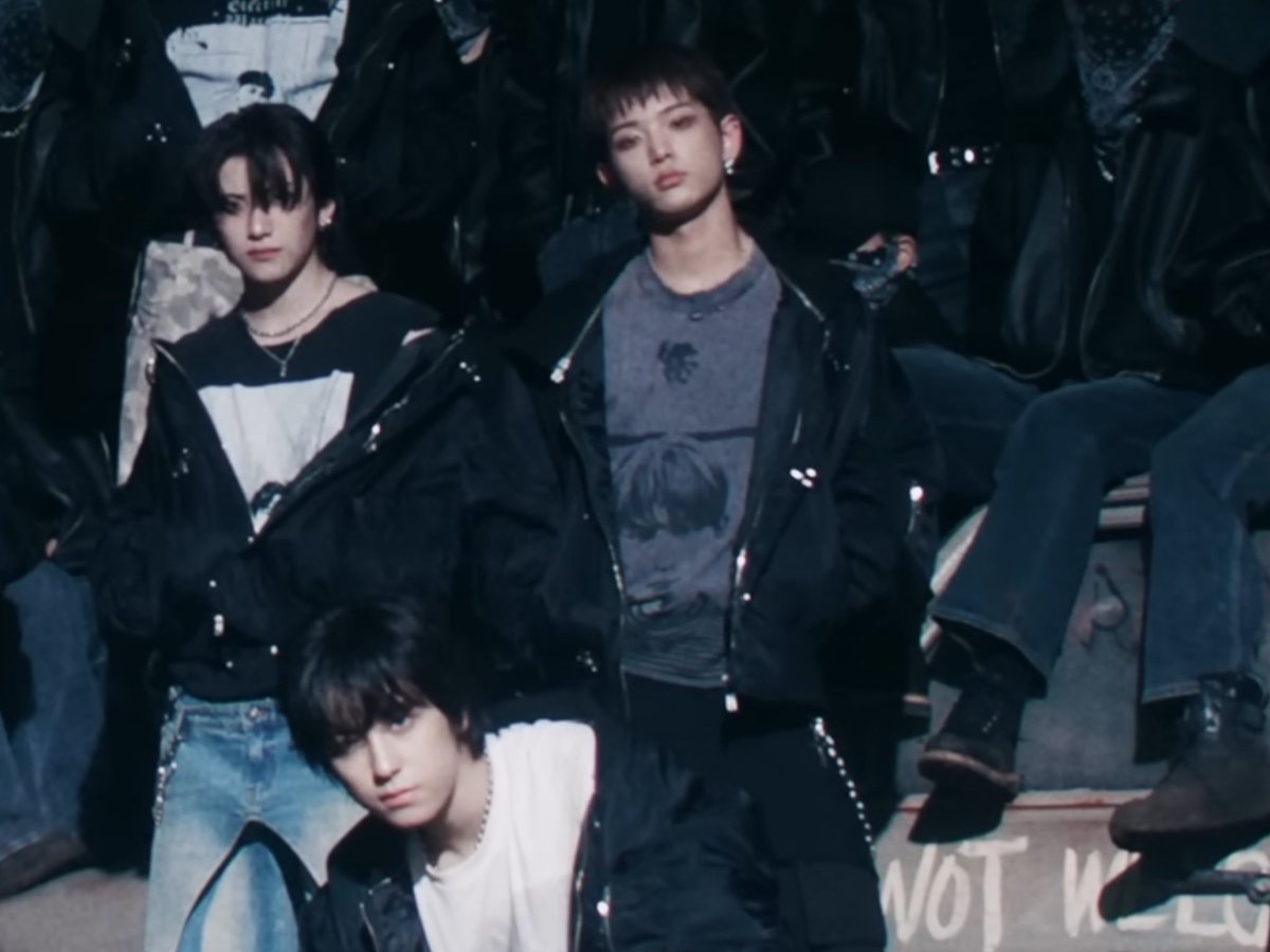 옷에 본인 얼굴 박혀있는 거 왤케 웃곀ㅋㅋㅋㅋㅋ