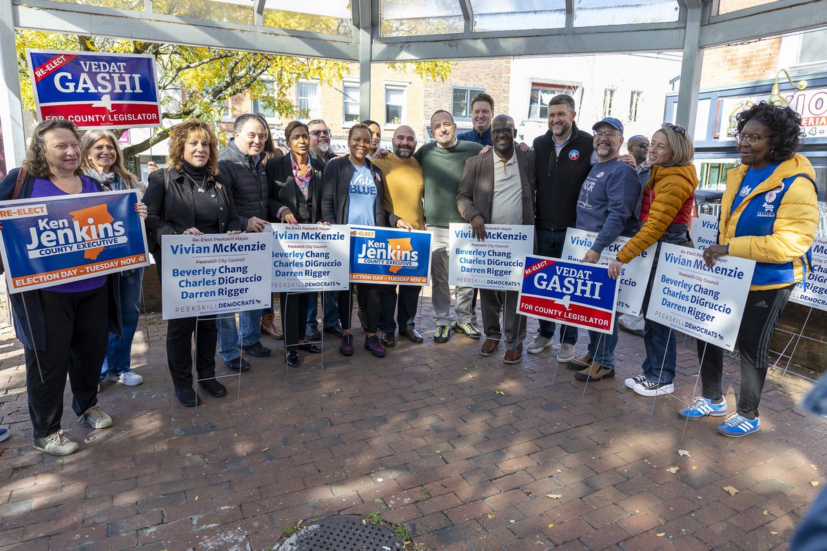 MarkSvensson's tweet image. Amazing kick off for Early Voting in beautiful #Peekskill! Thank you @PatRyanUC for coming down and supporting the Democratic slate. Thank you to CE @KenJenkinsNY, Chairman @LegislatorGash, @WestchesterDems Chair Suzanne Berger and @PeekskillDems Chair Steve Kollias for firing up…
