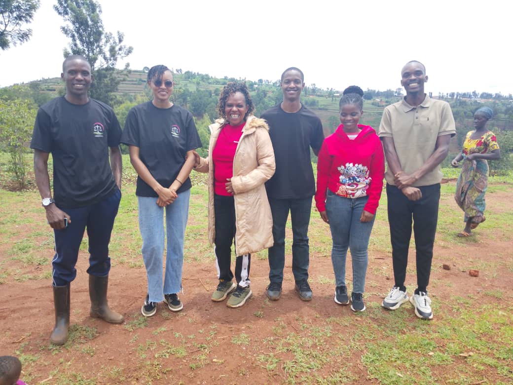addendarw's tweet photo. Today, Addenda Legal Team joined UR-LSA and Gisagara community for Umuganda 🌿
Together, we restored a 1 km road and shared powerful talks on access to justice and Addenda’s mission to serve local communities. 💛

#Addenda #Umuganda

@GisagaraDistr https://t.co/joRkrip2mS