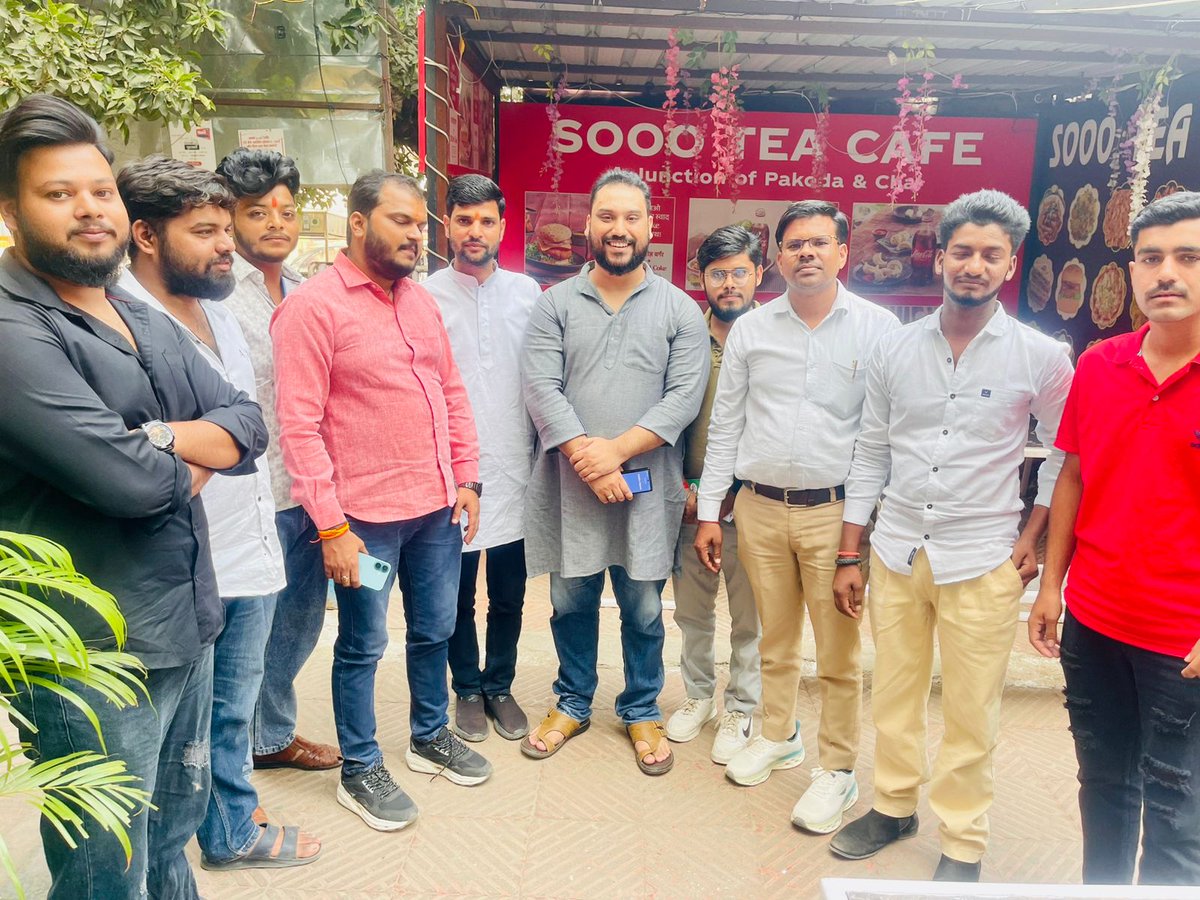 RldAman's tweet photo. लखनऊ में आज कई स्थानों पर नुक्कड़ सभाओं का आयोजन किया गया, जिसमें बड़ी संख्या में युवाओं को राष्ट्रीय लोकदल की सदस्यता दिलाई गई। इस दौरान 30 अक्टूबर को बस्ती जिले में आयोजित होने वाली माननीय जयंत चौधरी जी की एकता रैली को सफल बनाने के लिए पूर्वांचल के युवाओं और छात्रों से मुलाकात की गई और उन्हें रैली में शामिल होने के लिए आमंत्रित किया गया।

@jayantrld @RLDparty @TeamRLD1