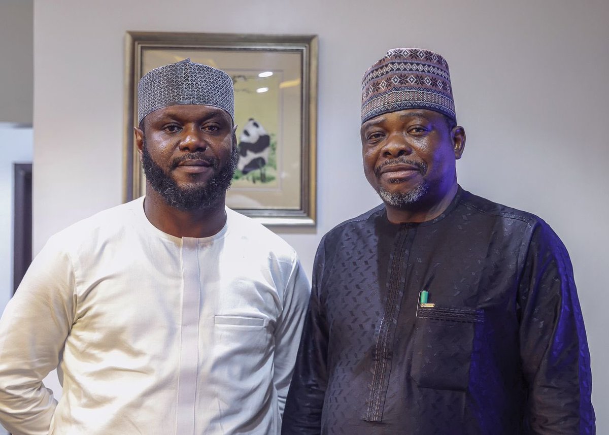 wvleed_kessiee's tweet image. The Senior Special Assistant to the President on Citizenship and Leadership, Hon. Nasir Bala Aminu Ja’oji, led his friend, Hon. Hussaini Abdulkarim (Mai Kero), Member representing Kaduna South Federal Constituency — who recently joined the ruling All Progressives Congress (APC)…