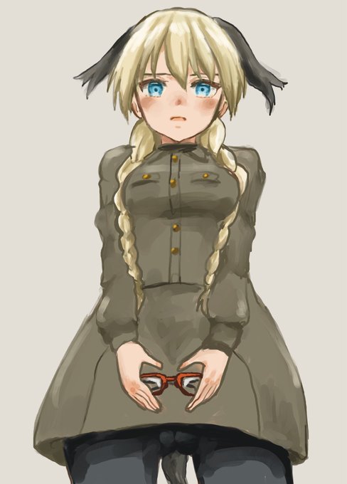 #リュドミラ・アンドレエヴナ・ルスラノヴァ生誕祭2025 #L_witch 
原隊で眼鏡を渡されるミラーシャ
「眼鏡…ですか」
「『味方撃ちの迫水』といわれた扶桑のウィッチもこれで射撃の方は直ったそうだ」
「なにが直らなかったんですか」 