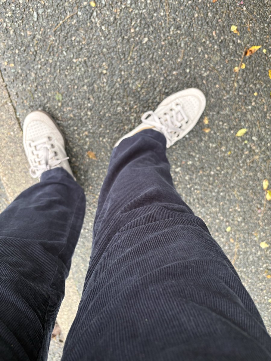griffwebber's tweet photo. Happy Sunday people..very grown up in @marksandspencer cords and overshirt..armour lux and #garwen #spzl on foot /// #cheers https://t.co/Vo09XQLM70