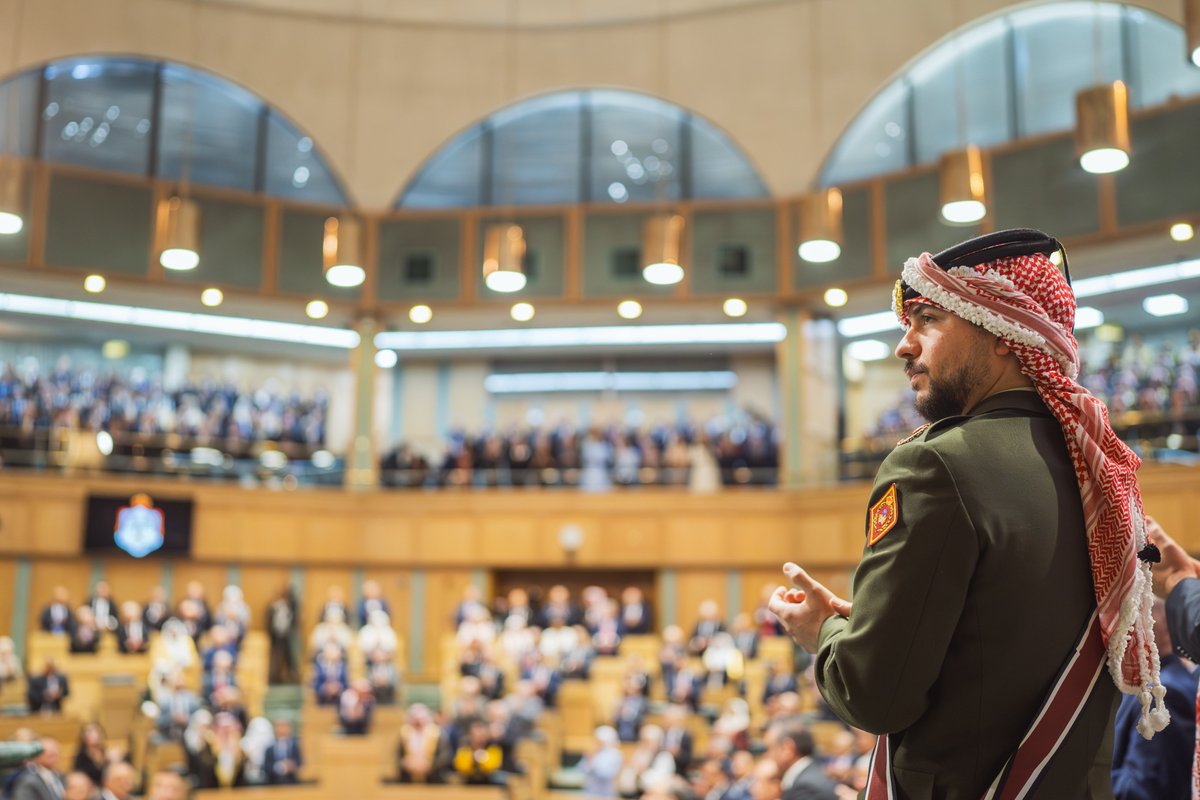 ولي العهد يمشي بخطى الجندي المؤمن أن خدمة الوطن هي أسمى الأوسمة.
#الاردن