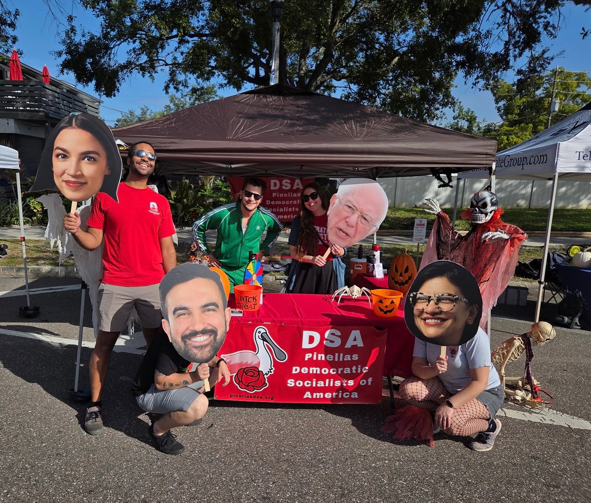 👻 A specter is haunting St. Pete—the specter of Pinellas DSA at Halloween on Central! Make sure to find our table on Central Ave today from 12 to 5 PM to learn about our current campaigns and grab some literature, stickers, and treats 🎃