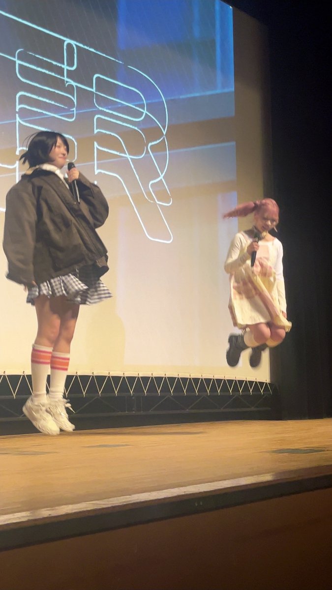 0zettai_kawaii's tweet image. #KCFR
めっちゃ笑った楽しかったな^ ̳- ‧̫ • ̳^☆
もるげんのピンク髪めっちゃ可愛かったしリアルたむらかえさん思ったよりちっちゃくて可愛かった!
飛ぶとこも個性出てて可愛い