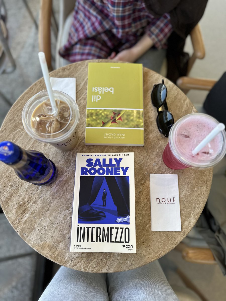 ycakkk's tweet photo. “gazâlî x sally rooney twitter time özeti.” https://t.co/Agk9N9YS64