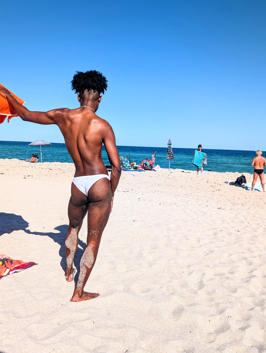 King Yeezus 👑🤎🖤 tweet media