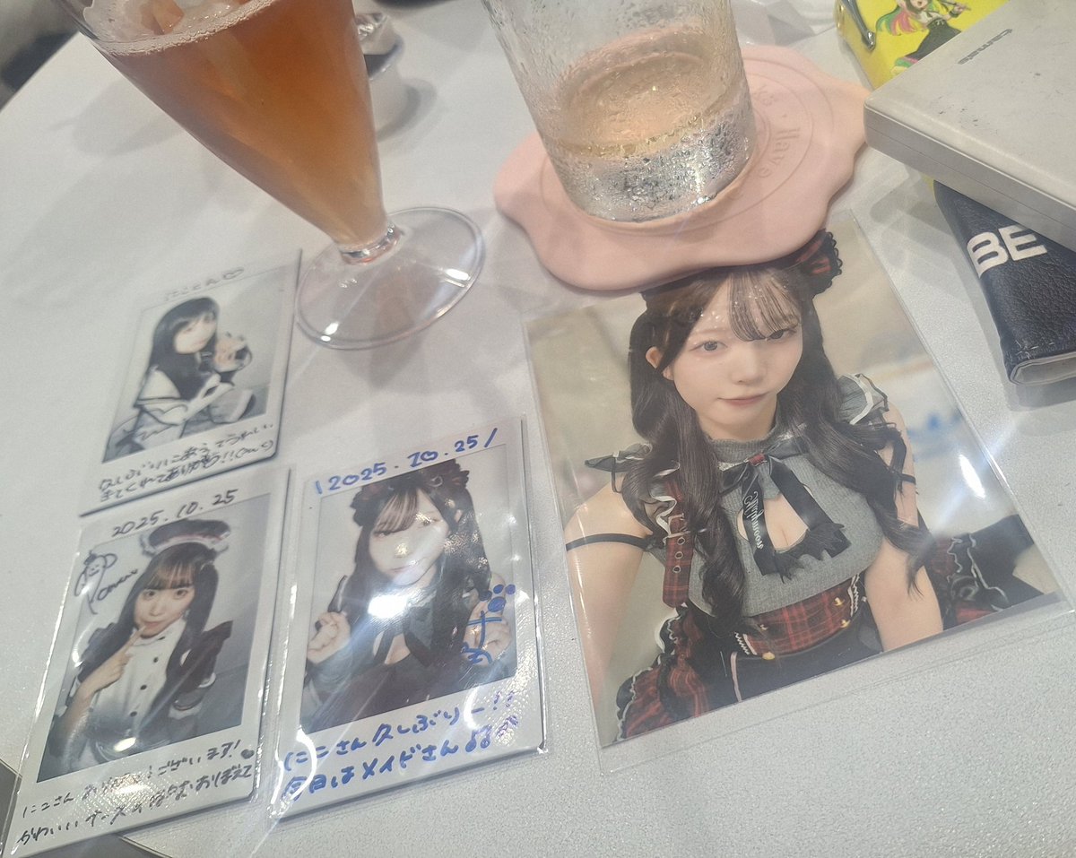 T0kume1mini49's tweet image. 昨日（日付変わったからおととい？）はわしもお供させていただきました
結構ぶりの #aoco でした
久しぶりの #うらら ちゃんとはじめましての #ぽむ ちゃん
タグつけできなかったけど #すず ちゃん（@suzu_aoco）のチェキも入れてます