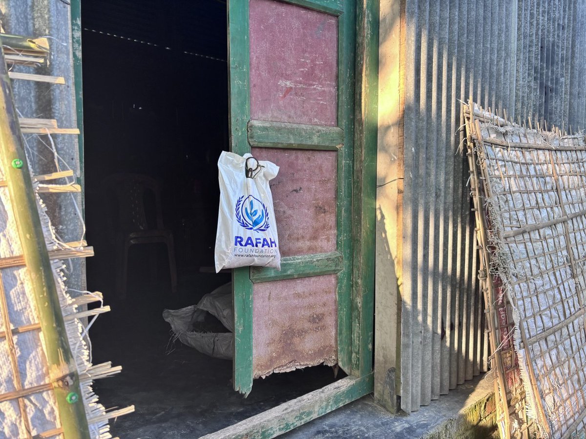 RafahFoundation's tweet image. In Bangladesh, countless families struggle to afford even the basics — for many, a simple meal with meat is a luxury they experience only once or twice a year.

As Rafah Foundation, we strive to change that reality. Just this week, we were blessed to distribute fresh goat meat to…