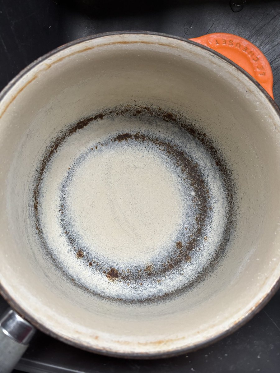 adamskiodp's tweet photo. @lecreuset Hi,
Bought these pans in John Lewis (UK) over 20 years ago and they have been the best pans we have ever had. Unfortunately the bottoms have started to rust 😥.

Is there anything that can be done to save them? https://t.co/uuQut3pWfF