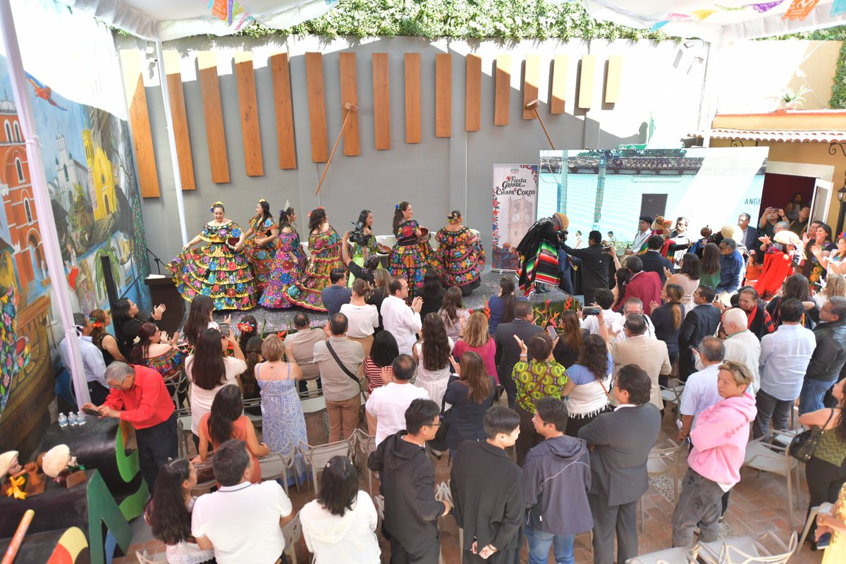 ¡La Fiesta Grande de Chiapa de Corzo iluminó la Ciudad de México!*
Gracias de corazón a quienes hicieron posible este encuentro mágico. Fue un privilegio compartir la alegría, el color, los sabores y la tradición de Chiapas. #CasaChiapas