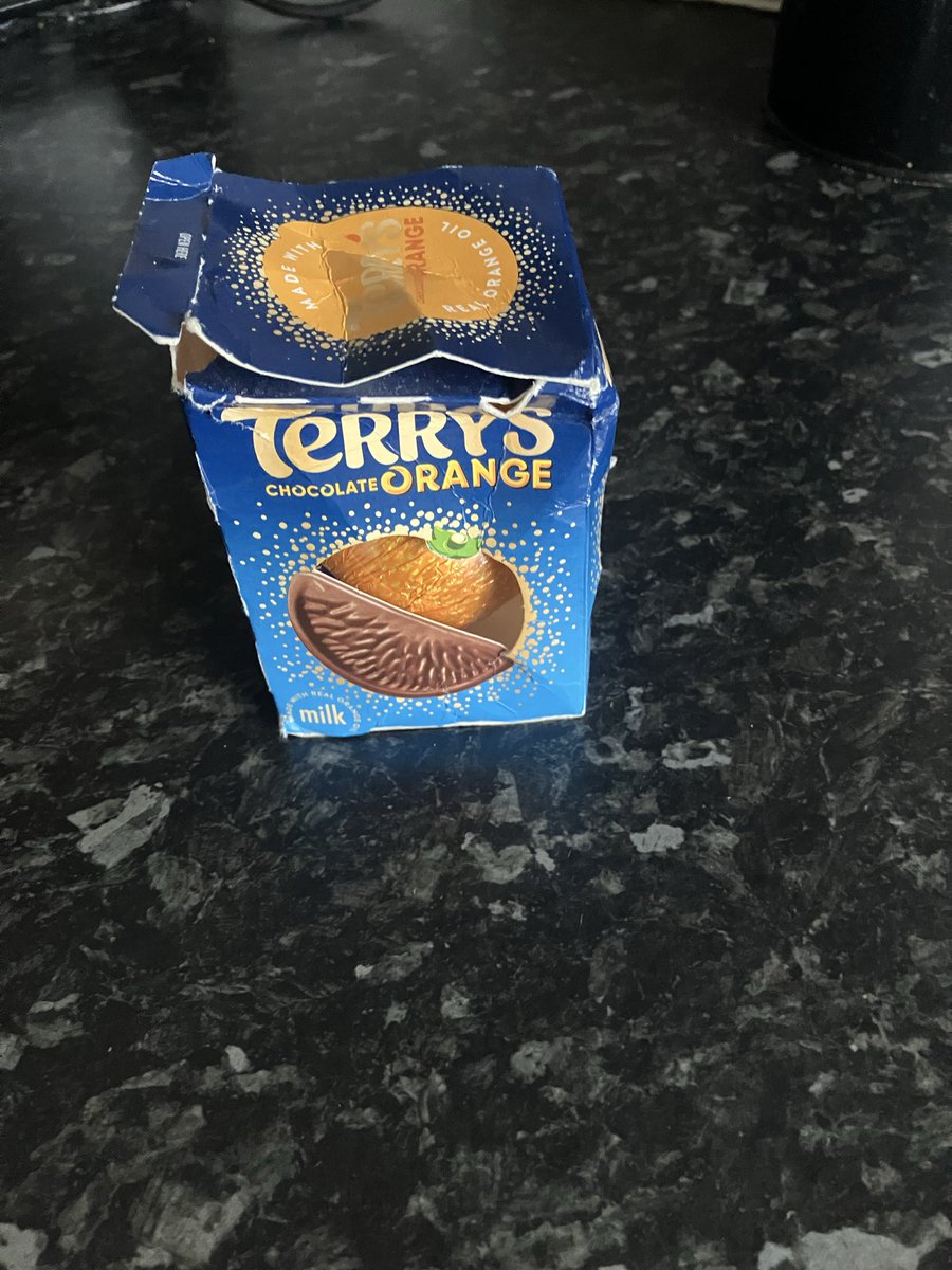 MattTooze's tweet photo. Some superficial damage to the box #alanpartridge #ahaaaa https://t.co/rSX1rJJHKU