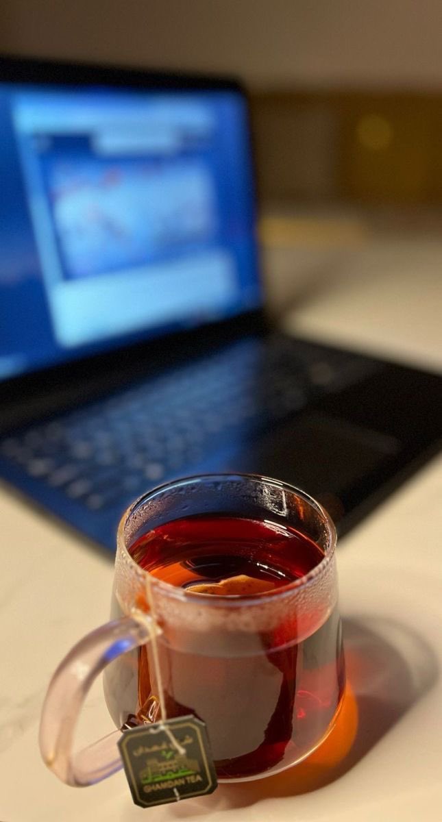 " الحياة رواية جميلة .. عليك قراءتها حتى النهاية ..
لا تتوقف أبدا عند سطر حزين ..
فقد تكون النهاية أجمل " ..✨