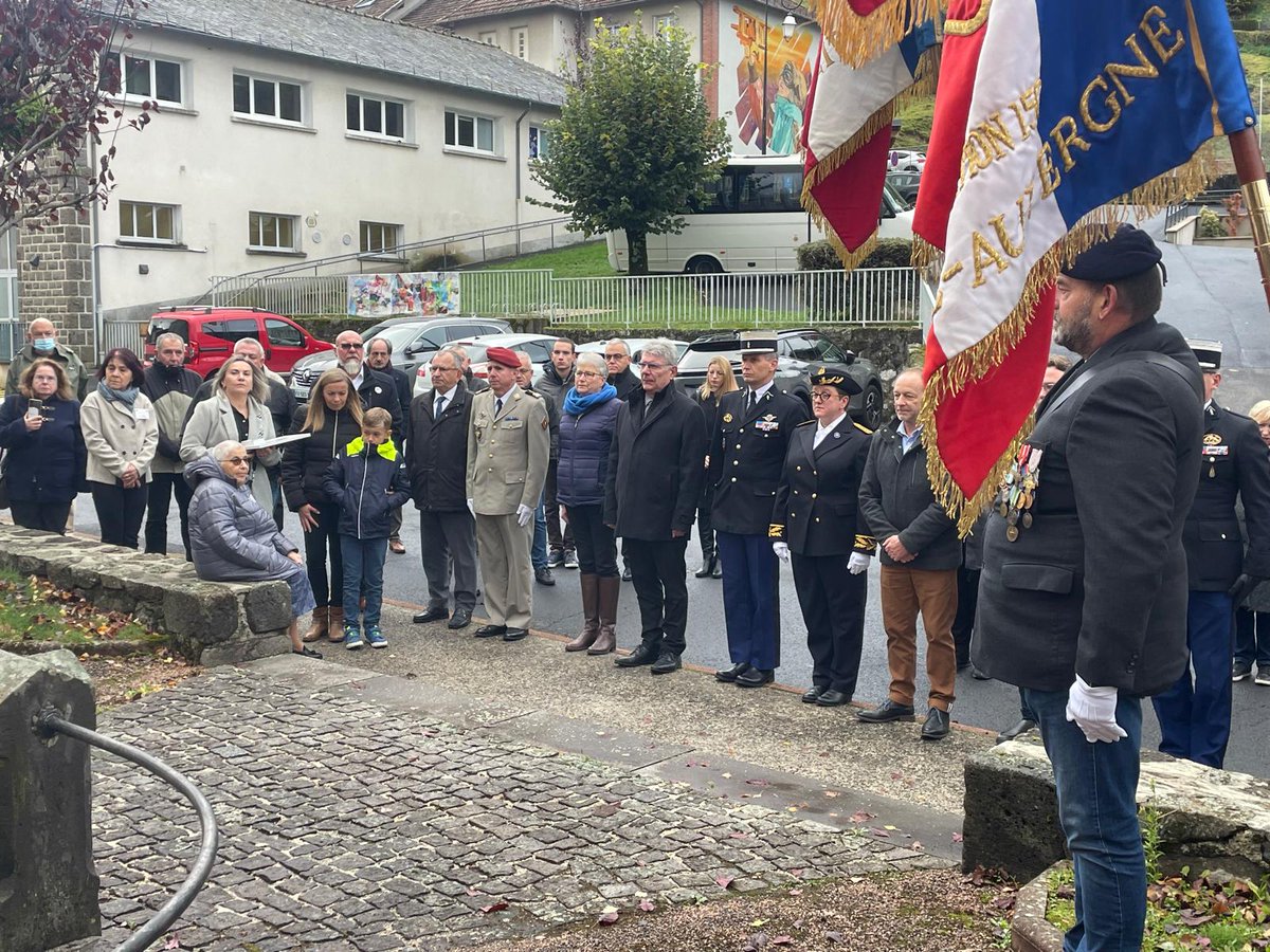 DMD_15_Cantal's tweet photo. 26 oct 2025: deux cérémonies se sont tenues en simultané à #SAINTCERNIN et #POLMINHAC #CANTAL avec la @DMD_15_Cantal, pour rendre hommage aux soldats cantaliens morts pour la France, dans l’attentat à #BEYROUTH le 23 oct 1983.
@Defense_Sud_Est
#VotreHistoireNotreHistoire
#Drakkar https://t.co/zwGZ8pICGE
