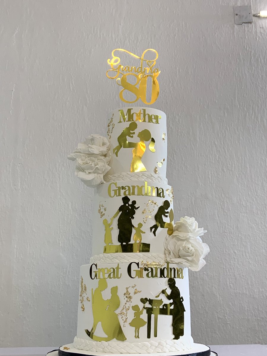 TheCakeChancery's tweet photo. Set up >>> Ilorin, Kwara state .
A 3tiers 80th birthday cake for Grandma.
Please help me bless this beautiful piece with Retweets 🙏🙏 https://t.co/GMIqEPVaOk