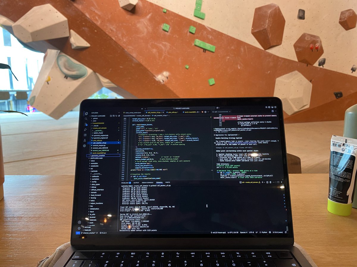src_term's tweet image. Perfect downtime. Write some code, climb a wall