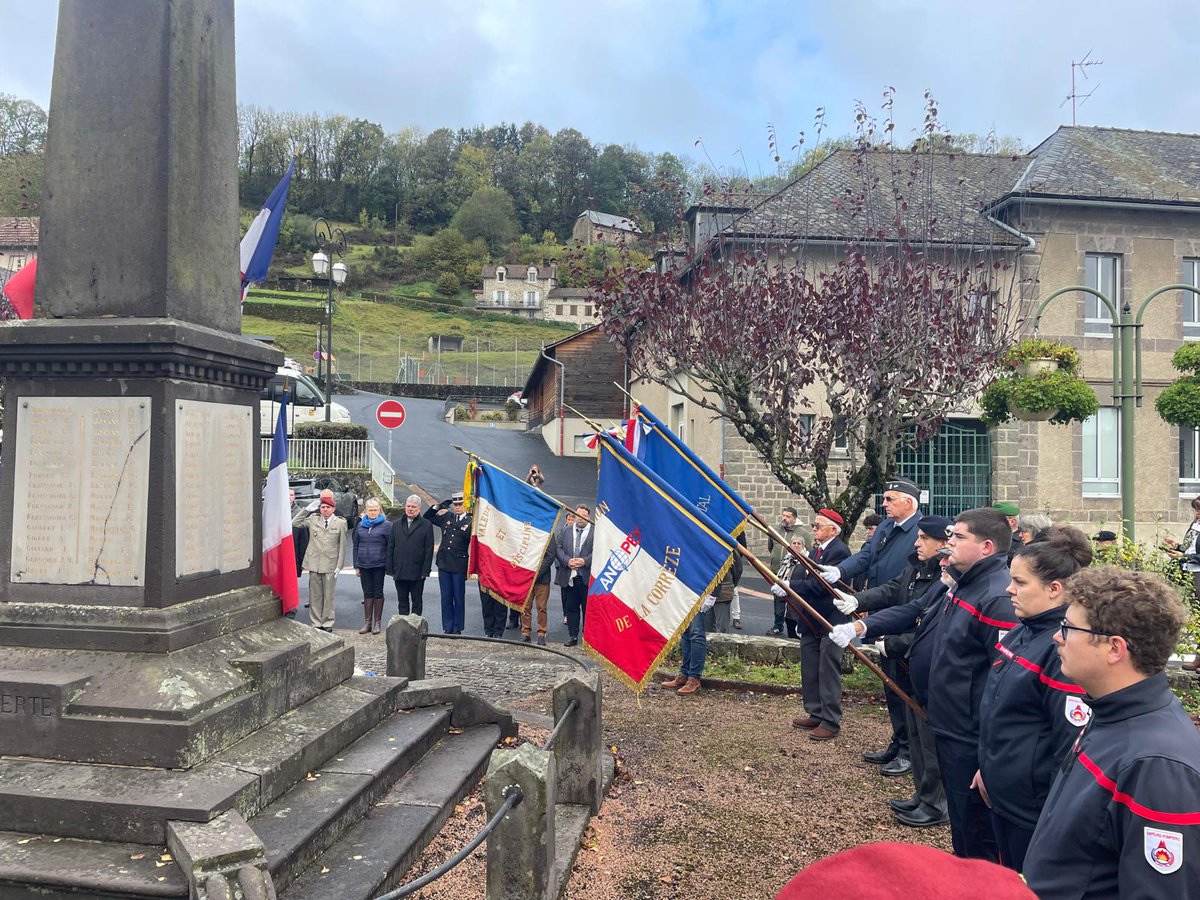 DMD_15_Cantal's tweet photo. 26 oct 2025: deux cérémonies se sont tenues en simultané à #SAINTCERNIN et #POLMINHAC #CANTAL avec la @DMD_15_Cantal, pour rendre hommage aux soldats cantaliens morts pour la France, dans l’attentat à #BEYROUTH le 23 oct 1983.
@Defense_Sud_Est
#VotreHistoireNotreHistoire
#Drakkar https://t.co/zwGZ8pICGE