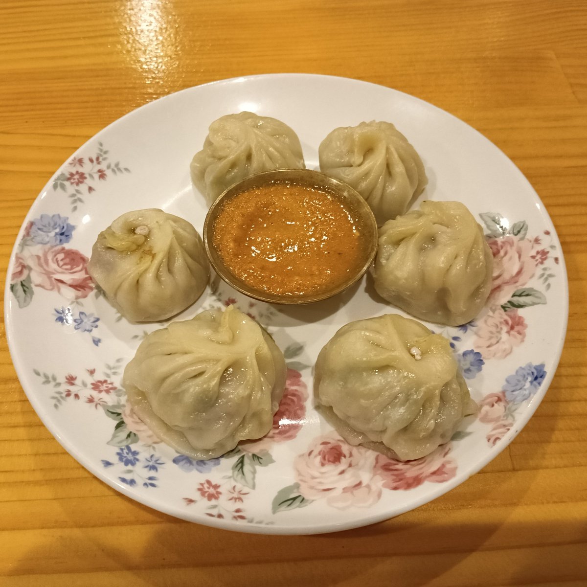 少し前のカリー子さんの投稿の影響にて。
ビリヤニとモモを注文。
ビリヤニのビジュアル、最高！
勿論、美味さも最高です。
#カリーナキッチン 
#ネパール料理 
#インドカレー
#スパイスカレー
#調布グルメ 
#西調布グルメ