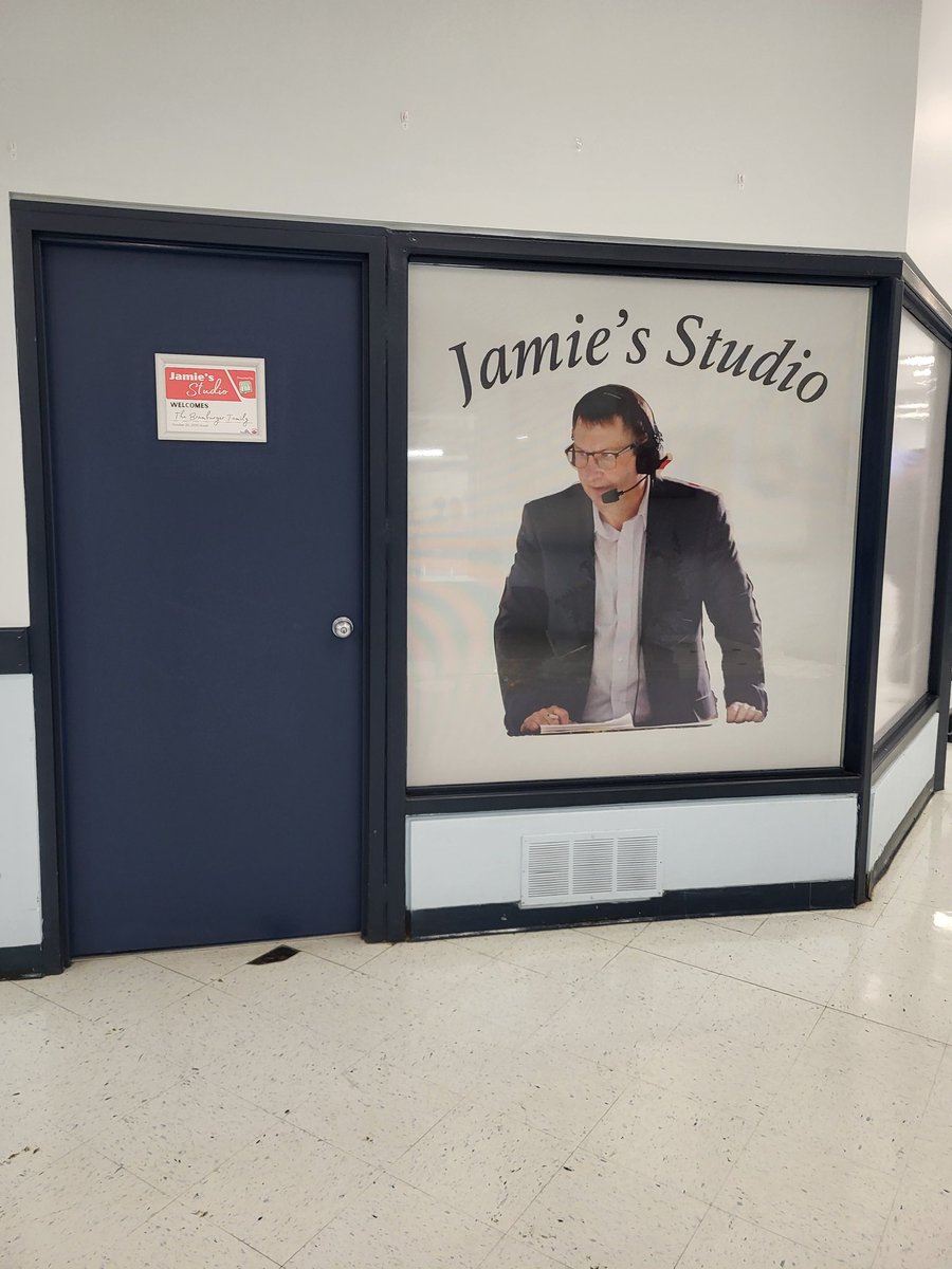 aiddecethy's tweet image. Thank you to the organizers of the Jamie Bramburger Fall Classic...what a night at the PMC. Great to see @PJStock28 again, let's not wait another 30 years before you come back to town!!