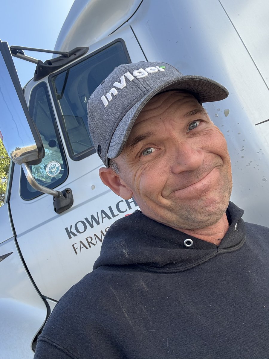 kowalchukfarms1's tweet photo. Sunday thoughts:

I’m not afraid of free trade

Protectionism creates false markets that can’t be maintained 

Businesses like those in Ag and elsewhere need to compete or adapt

Tariffs are market manipulation and government overreach!

#CdnPoli
#EVTariffs
#ThoughtsFromaFarmer https://t.co/ia2s9VAHTs