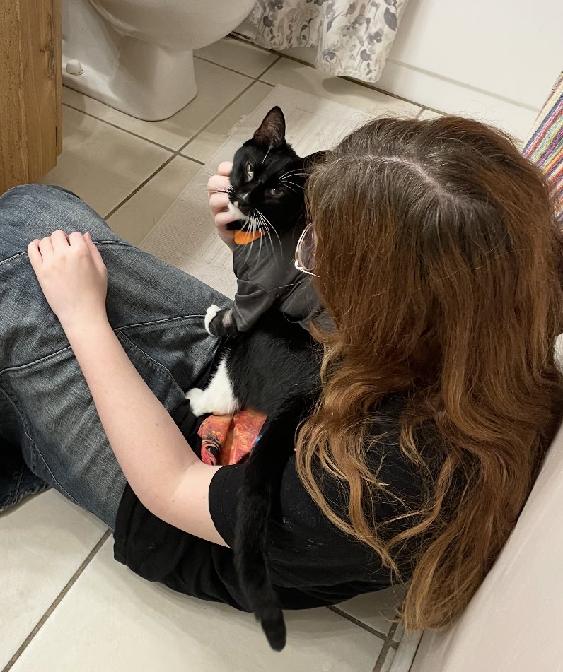 itzmefig's tweet image. me Fig did nots expects to hab to go sou soons, but im gone ober da rambow bridje 🌈

please rememberz me Fig whenebers you hav a yummy snack. Im not feels yucky anymores. I’m miss yuo alls.

thank you for lovingd me Fig, evuen if it waz for just a short whilez ❤️
im lob you &amp;lt;3