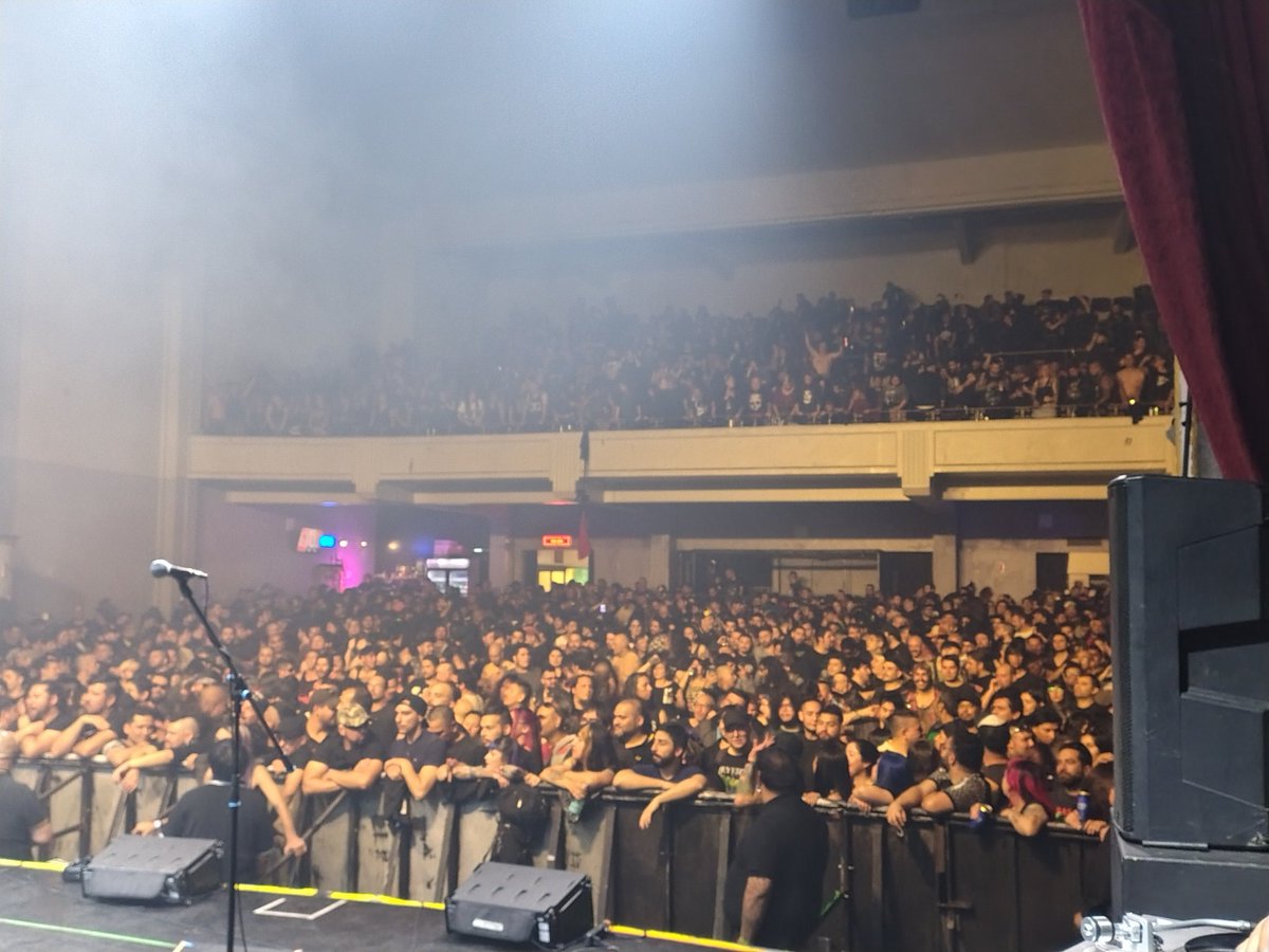 Notable noche la de envidia Kotxina, el cariola repleto cantando los temas. Inolvidable 💣