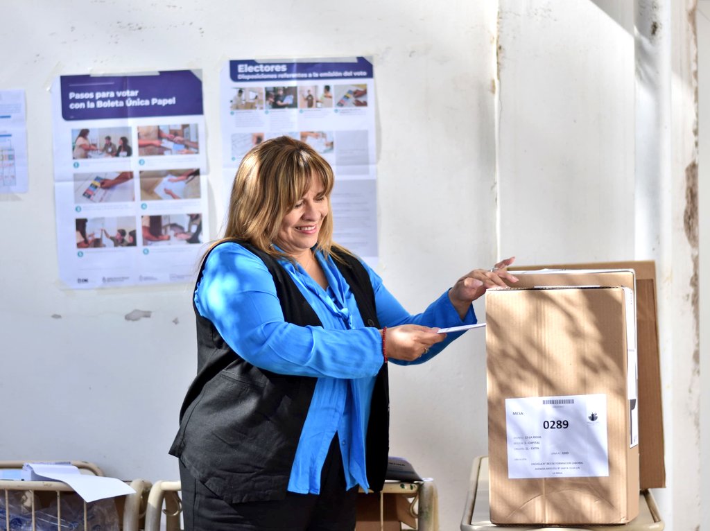 Hoy voté pensando en cada familia riojana, en los sueños y desafíos de nuestra gente.

Agradezco a cada riojano y riojana que hoy participa con compromiso y amor por La Rioja

💙 ¡Gracias por acompañar este camino de trabajo por nuestra provincia.