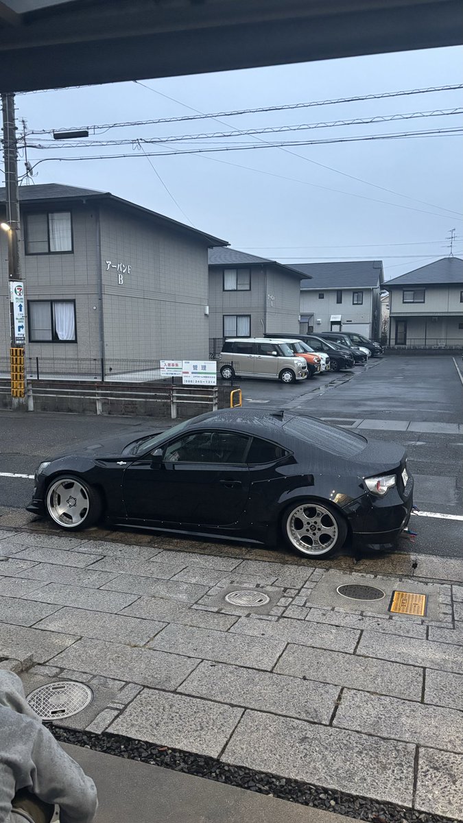 daiki__d4s's tweet photo. タイヤ組み終わったからあとは車磨いてフロントの干渉対策したら準備終わりかな〜🥱

#トラコネ
#トラコネで会いましょう https://t.co/doGnt747eB